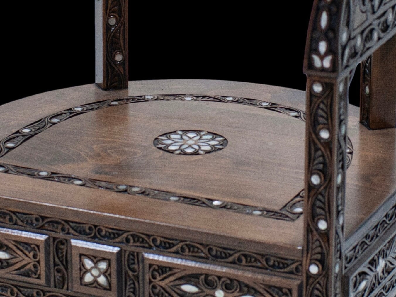 Double Chair Embellished - Mother pearl