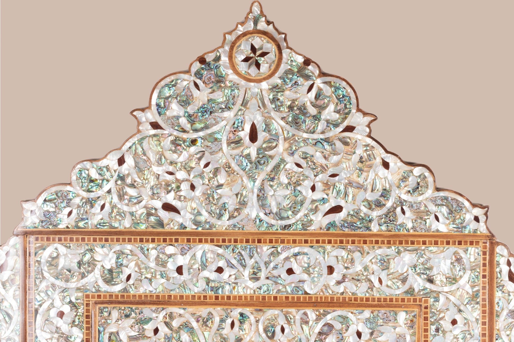 Dresser & Mirror Set - Covered in Mother of Pearl (Nacreous)