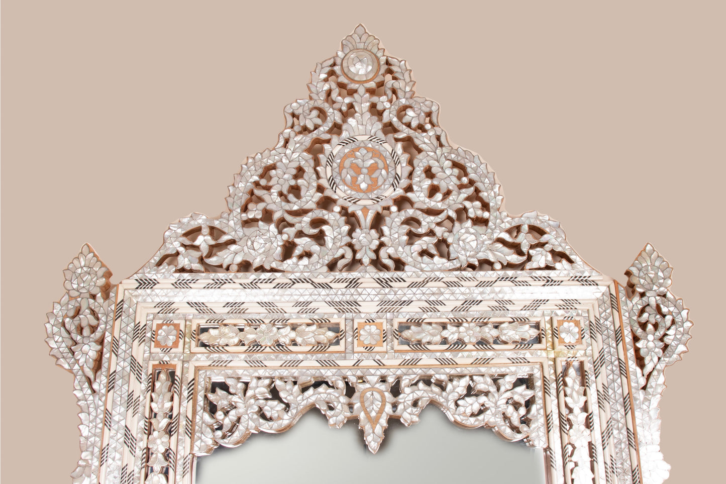 Mirror - Covered in Mother of Pearl (Nacreous)